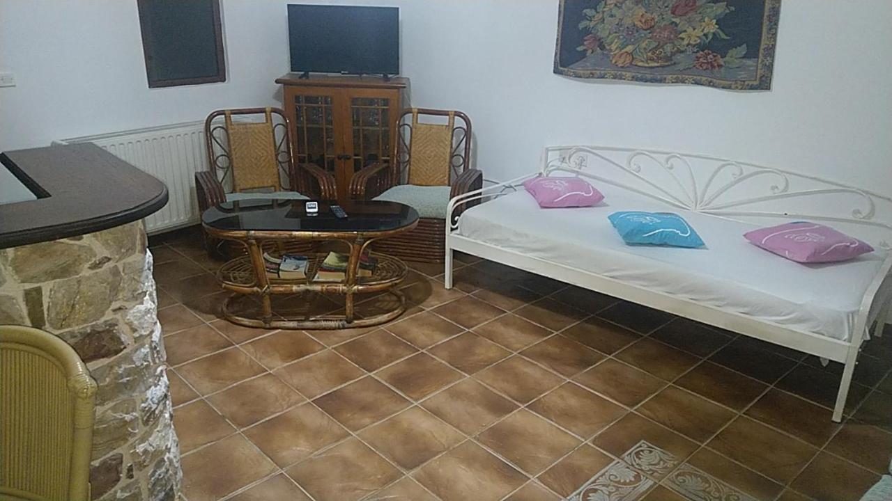 Το Πετρινο Villa Agia Marina Mikrolimanou Eksteriør bilde
