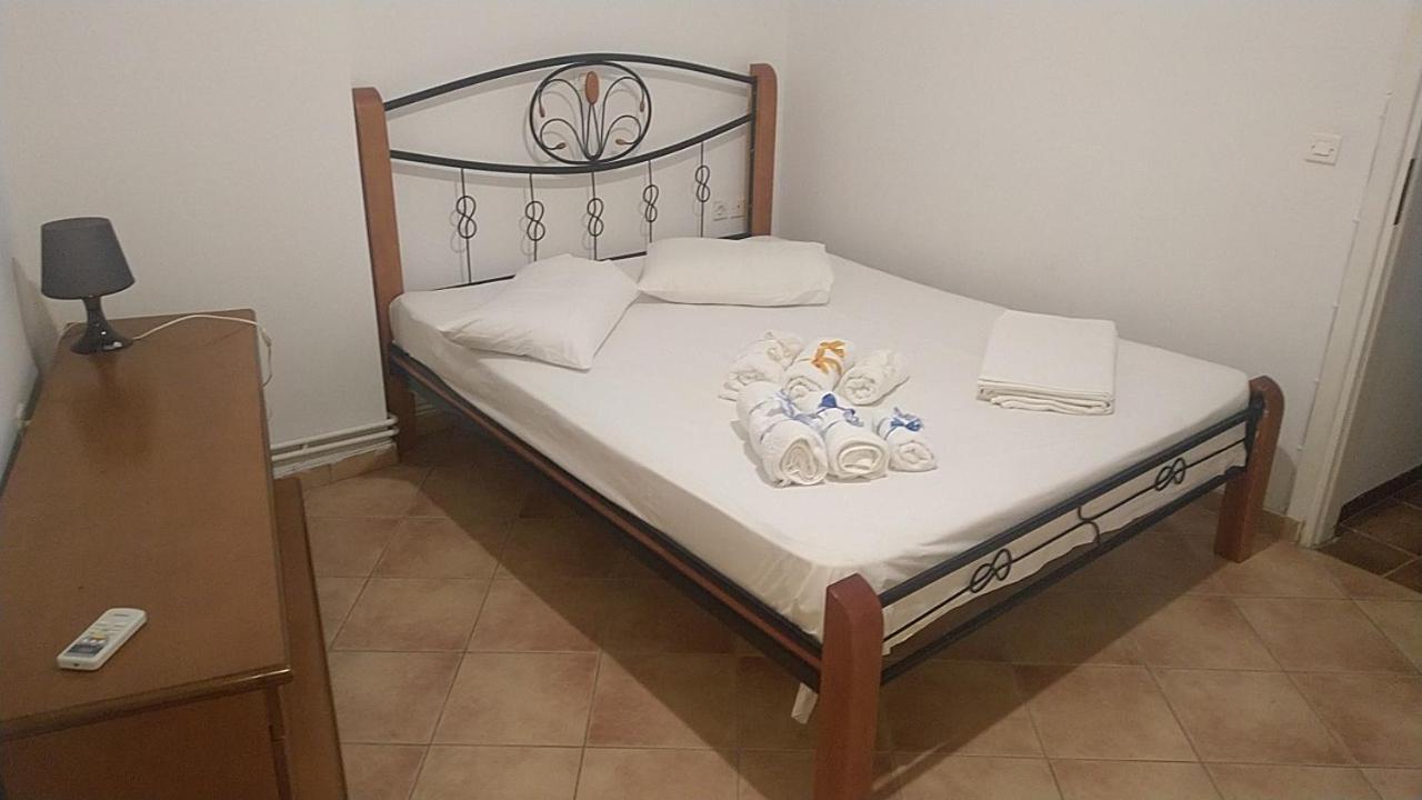 Το Πετρινο Villa Agia Marina Mikrolimanou Eksteriør bilde