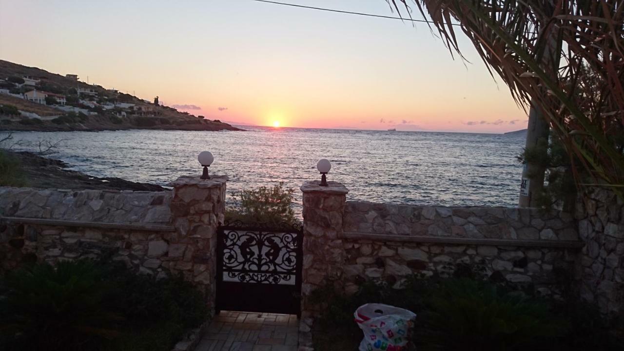 Το Πετρινο Villa Agia Marina Mikrolimanou Eksteriør bilde