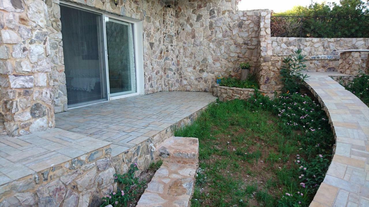 Το Πετρινο Villa Agia Marina Mikrolimanou Eksteriør bilde
